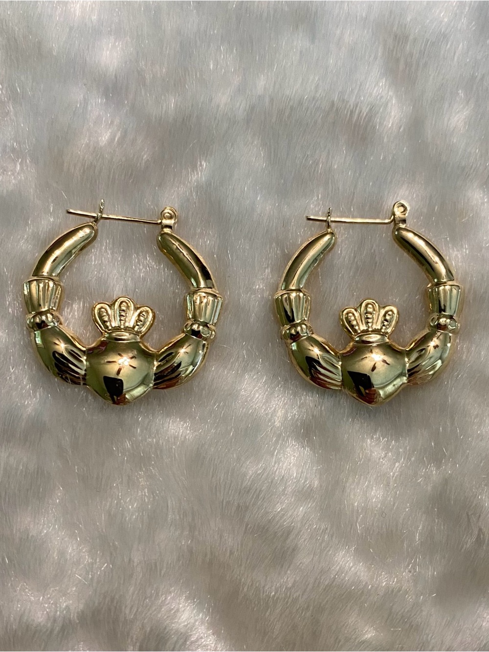 🍀14K Gold Puffed Claddagh Hoop Earrings